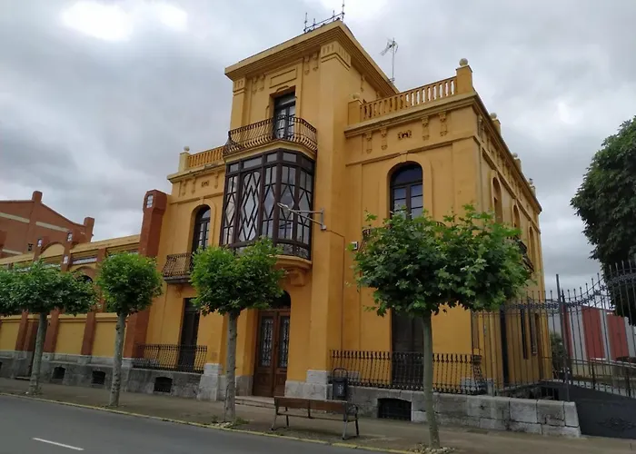 Edificio Valles Del Lupulo 아스토르가